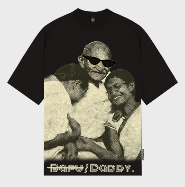 BAPU / DADDY OVERSIZED BLACK T SHIRT .